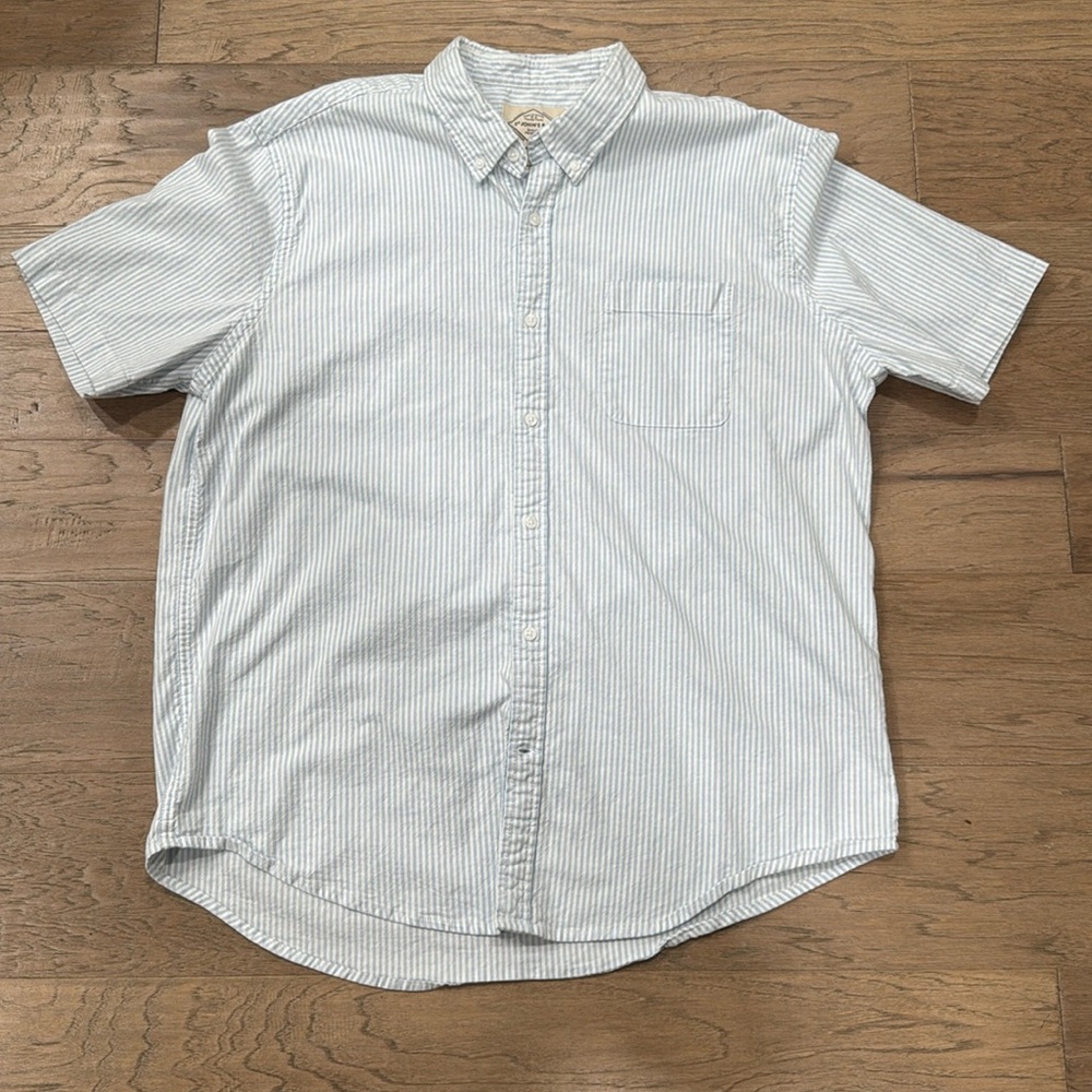 Men’s XXL St. John’s Bay Button Down Short Sleeve Shirt